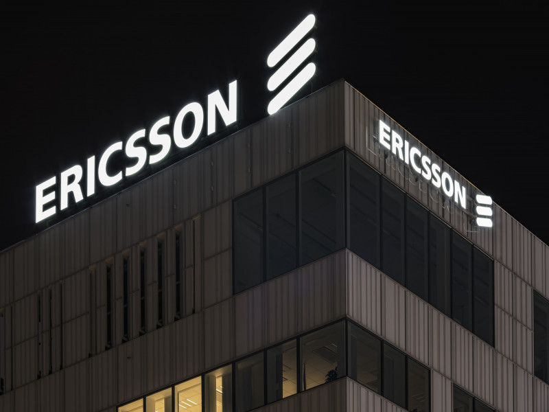 Ericsson shares tumble on Samsung dispute