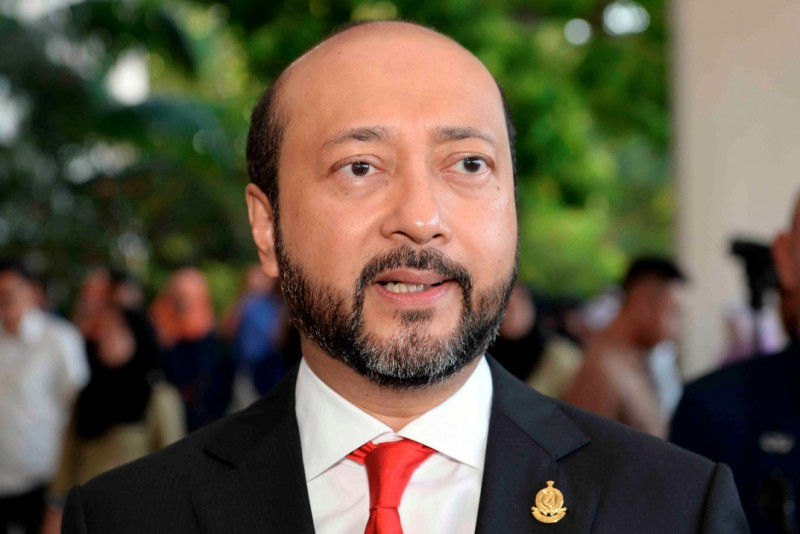 Lodge police report on alleged RM13 mil in Kedah funds sent to Canada, Mukhriz tells Sanusi