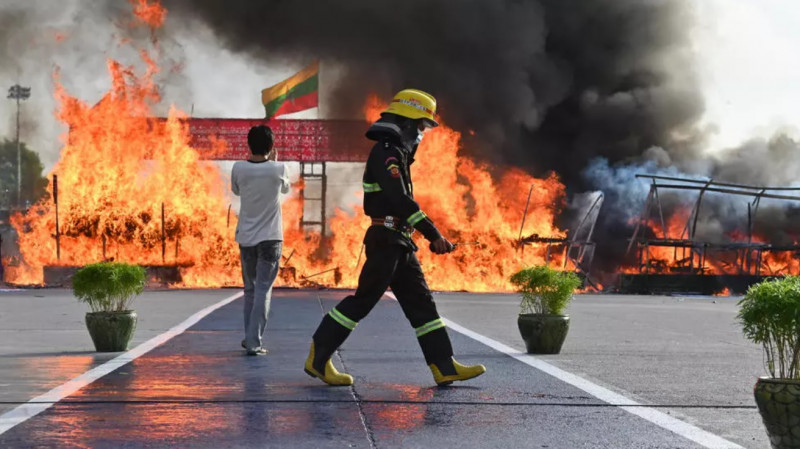 Myanmar torches over half-billion dollar drugs stash