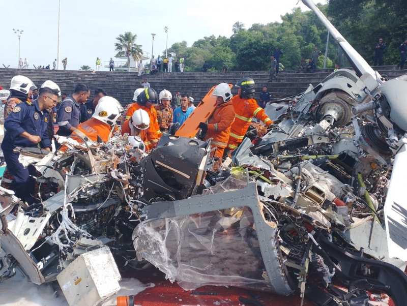 Navy reveals names of 10 killed in helicopter collision in Perak