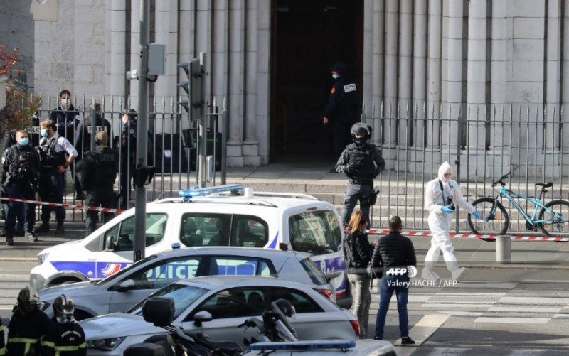 World leaders denounce stabbings in France