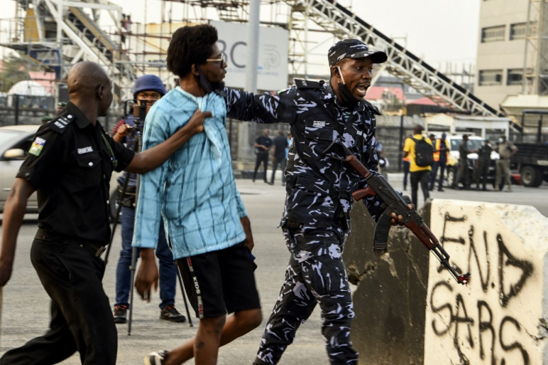 Nigeria police arrest protesters at symbolic Lagos toll gate