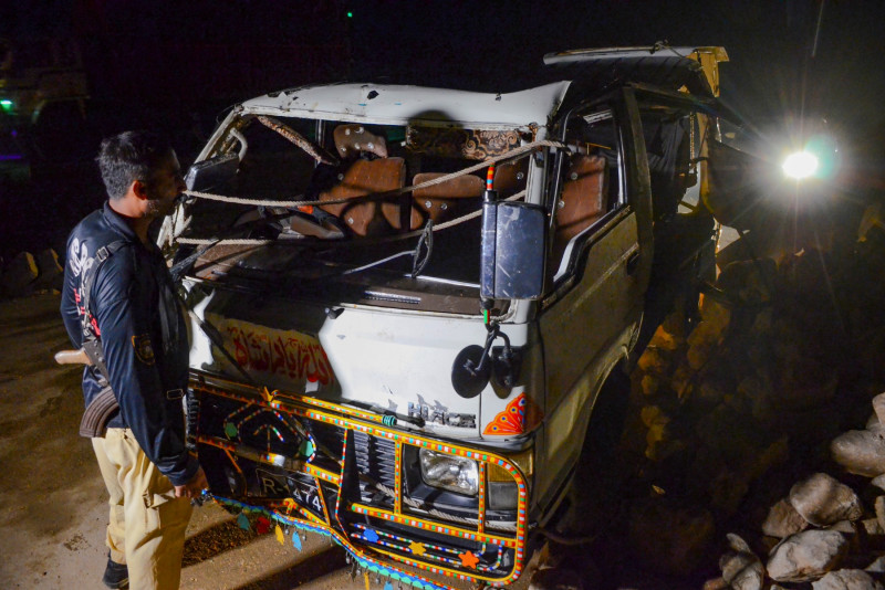 Bus plunge kills 20 in southern Pakistan