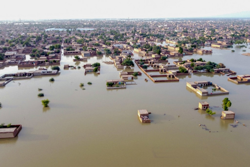 UN head to visit flood-hit Pakistan, appeal for international support