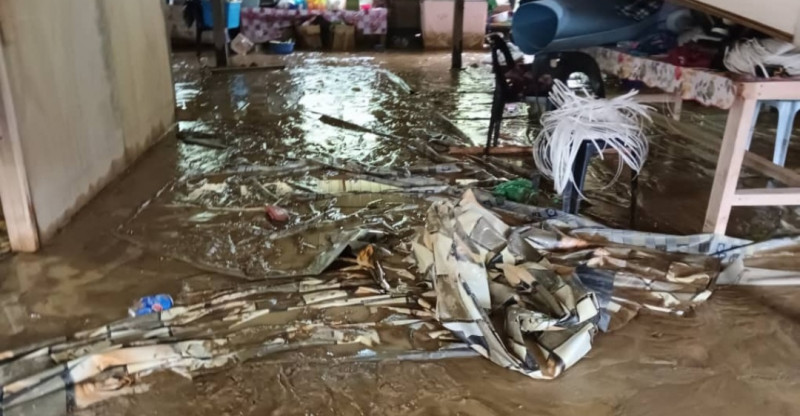Flash floods sweep through Sarawak villages, school