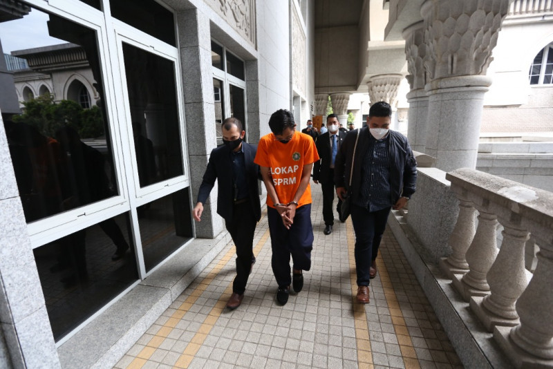 [UPDATED] MACC nabs 37 people in RM100 mil PenjanaKerjaya graft probe