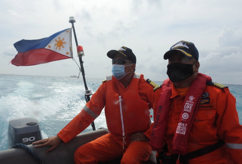 Philippines’ Duterte refuses to stop South China Sea patrols