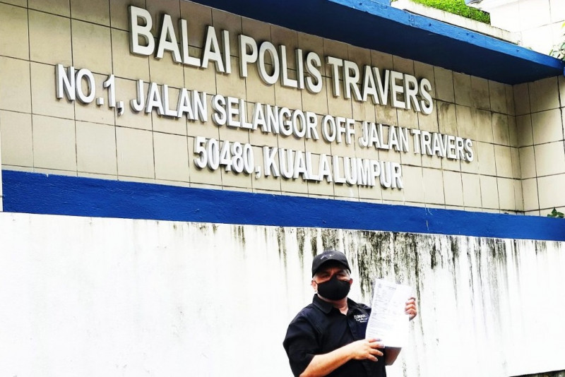 Zunar accuses Umno-PAS group of plagiarism, forging of his cartoons