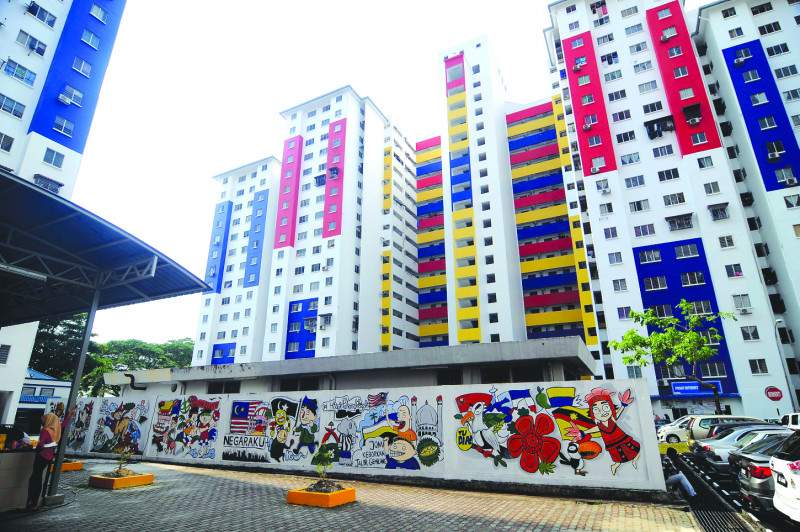 Govt to roll out drive-through Covid-19 vaccination at KL flats, construction sites