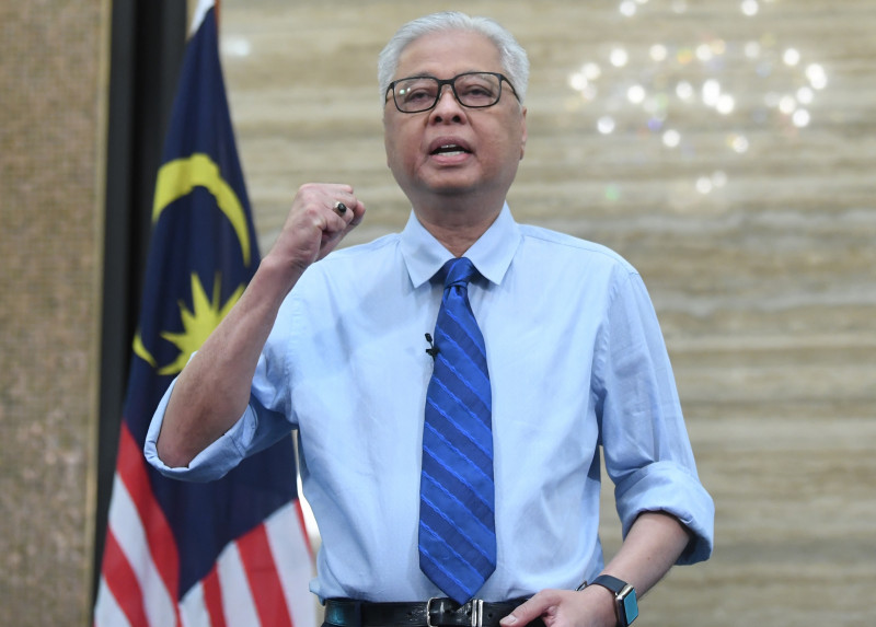 Same faces in cabinet: is experience better than new blood?