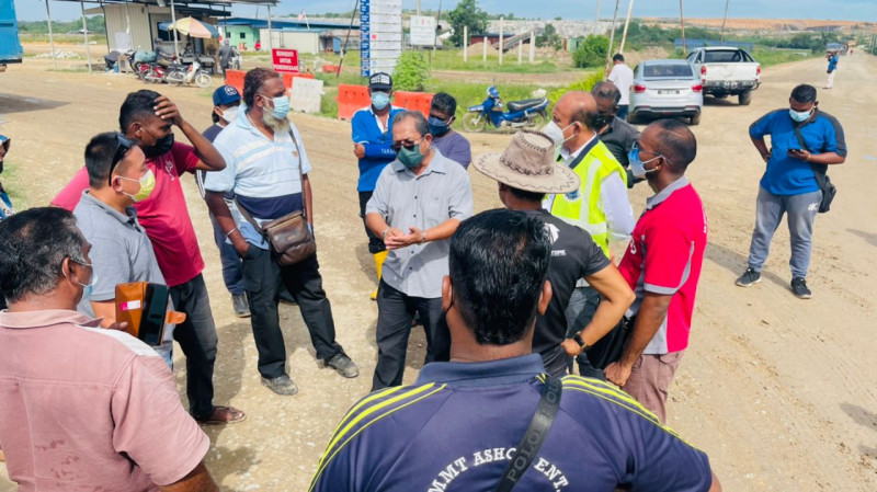 Private contractors stage protest at Pulau Burung landfill