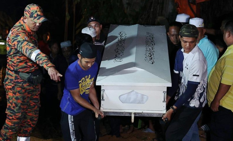 Five family members who perished in predawn fire laid to rest in Raub