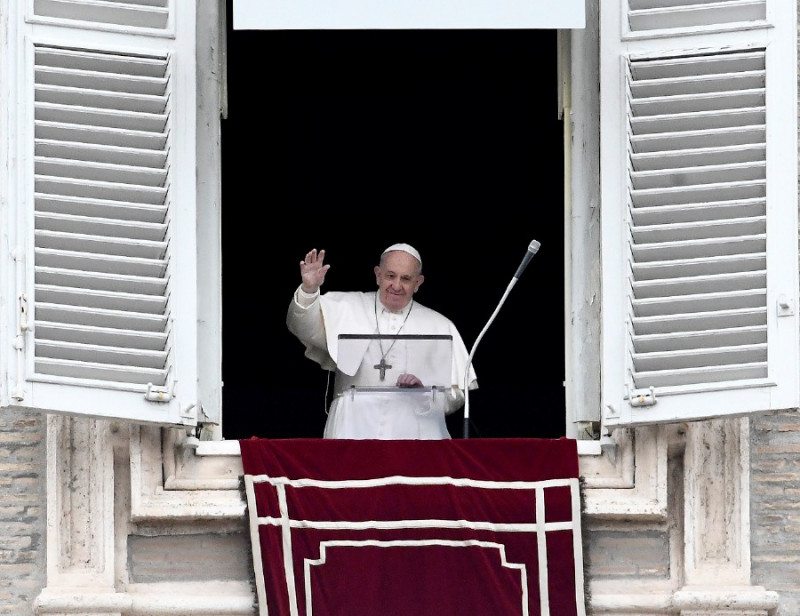 Pope Francis endorses civil unions for same-sex couples
