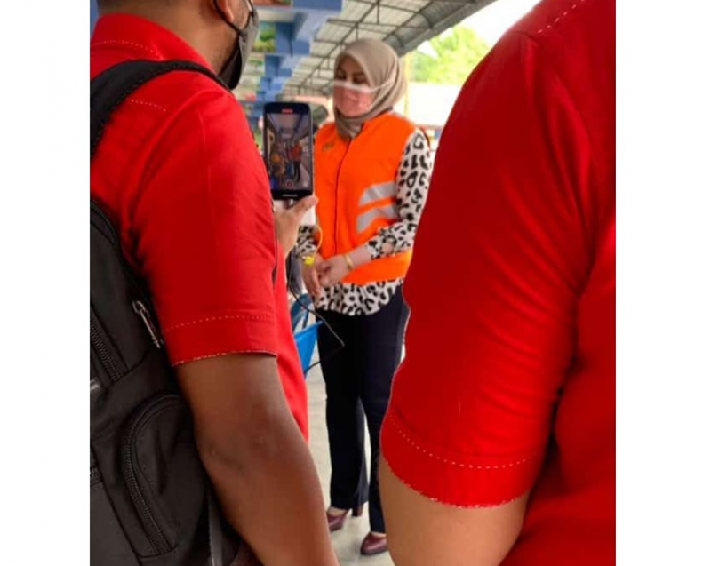 Prioritise flood victims, not focus on my heels: Rina Harun