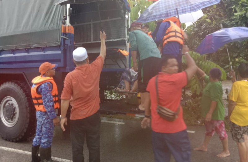 Over 1,000 seek refuge in relief centres across S’wak after incessant rain