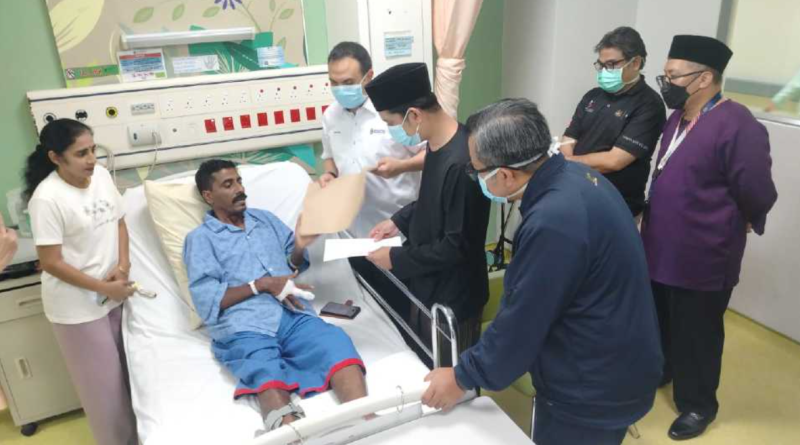 PM Anwar donates RM10,000 to Saravanan
