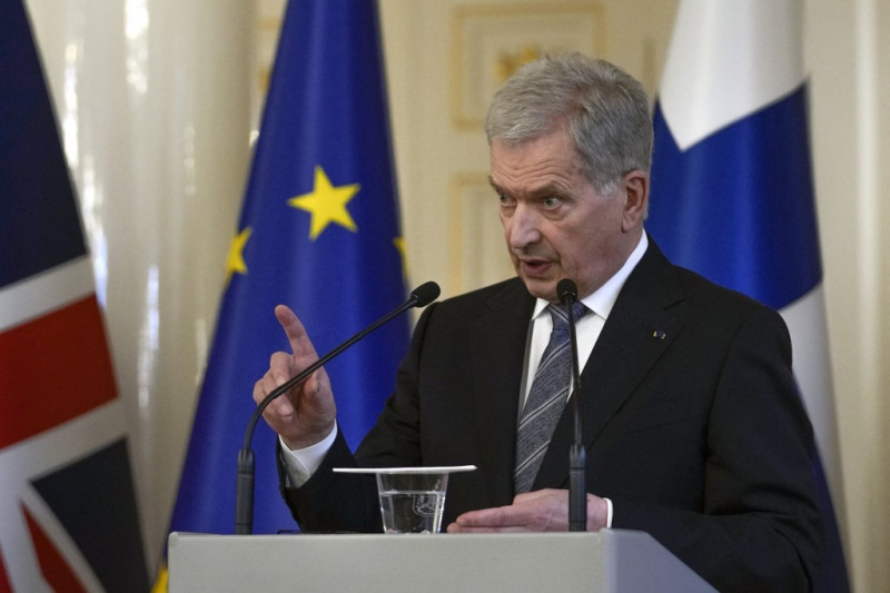 Finland announces ‘historic’ Nato bid, as Sweden holds key meet