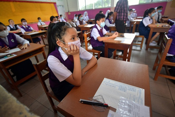 Back to home-based learning if schools close due to haze: Fadhlina
