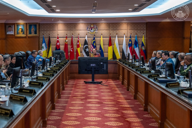 Global energy crisis: PM chairs special meeting with CMs, MBs