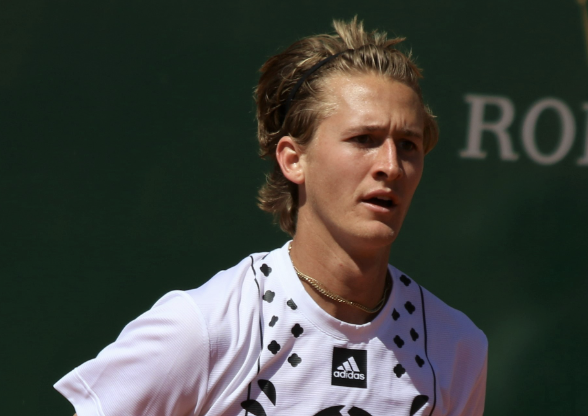 Australian Open: Korda says could barely hold racquet in painful exit