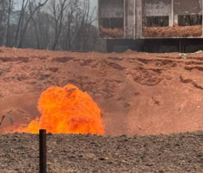 Gas pipeline fire subsides, more than a hundred people rescued