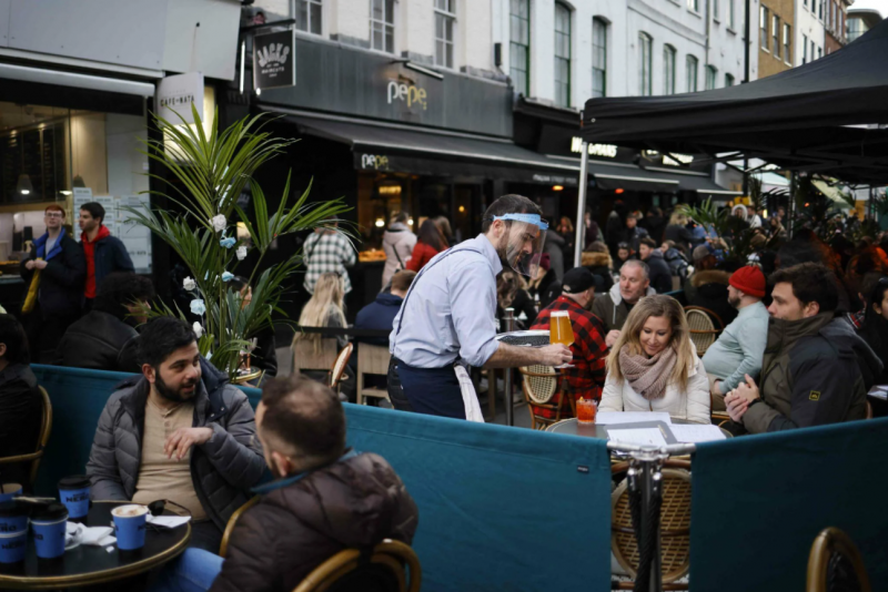 UK unemployment dips, job vacancies soar: data