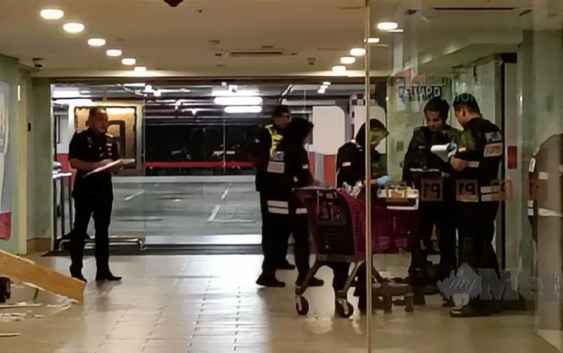 Cleaner injured in mall shooting incident