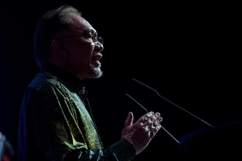 Anwar urges farmers' gathering not to disrupt Indonesian president's visit