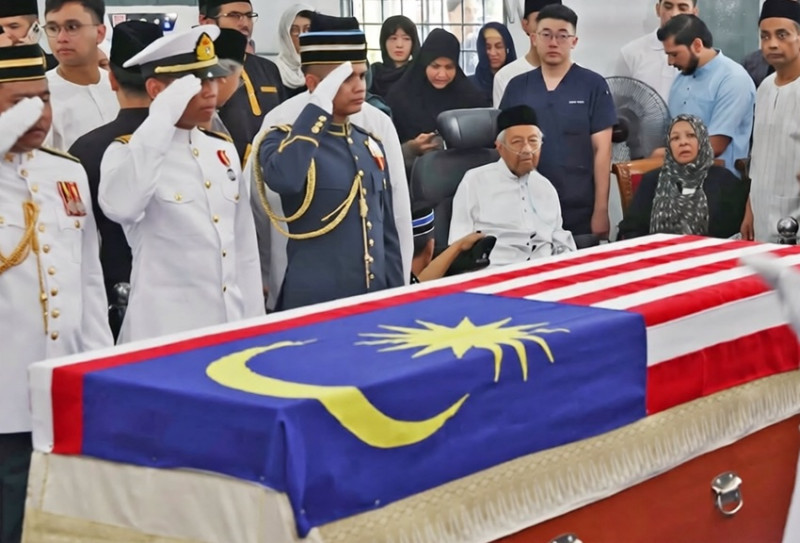 Tun Dr Siti Hasmah laid to rest at National Mausoleum