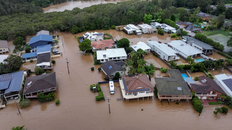 Death toll in Australia floods rises to four, tens of thousands stranded