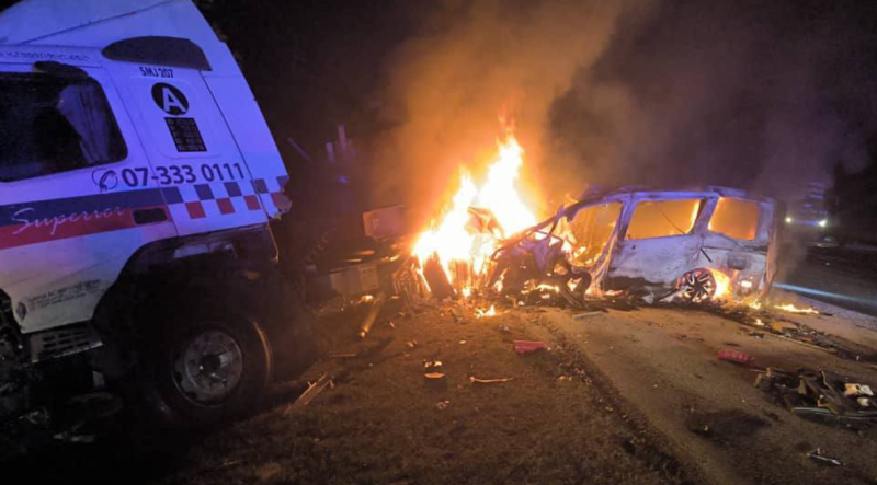 Three children among five killed in four vehicle accident