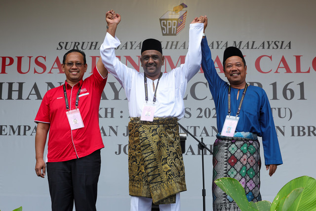Offbeat: independents eye breakthrough in Pulai, Simpang Jeram