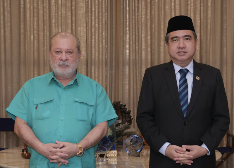 Sultan Ibrahim grants audience to Anthony Loke