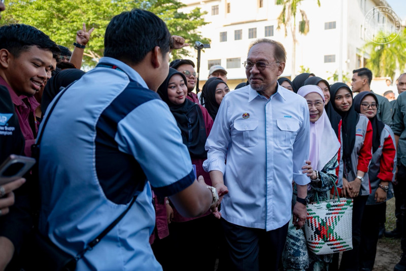 ‘Give me a day or two to refine it’ – Anwar says on anticipated ‘good news’ announcement