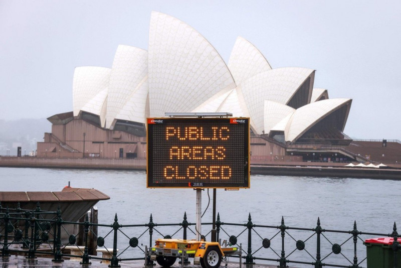 Australia sees first population drop since World War I