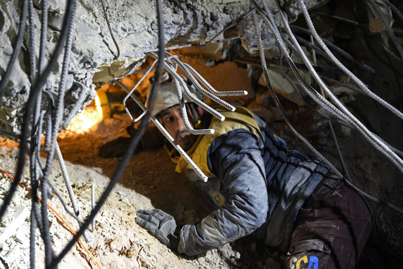 Children pulled from rubble as Turkiye-Syria quake toll tops 9,500