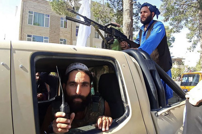 Taliban seizes Kabul as Afghan govt collapses