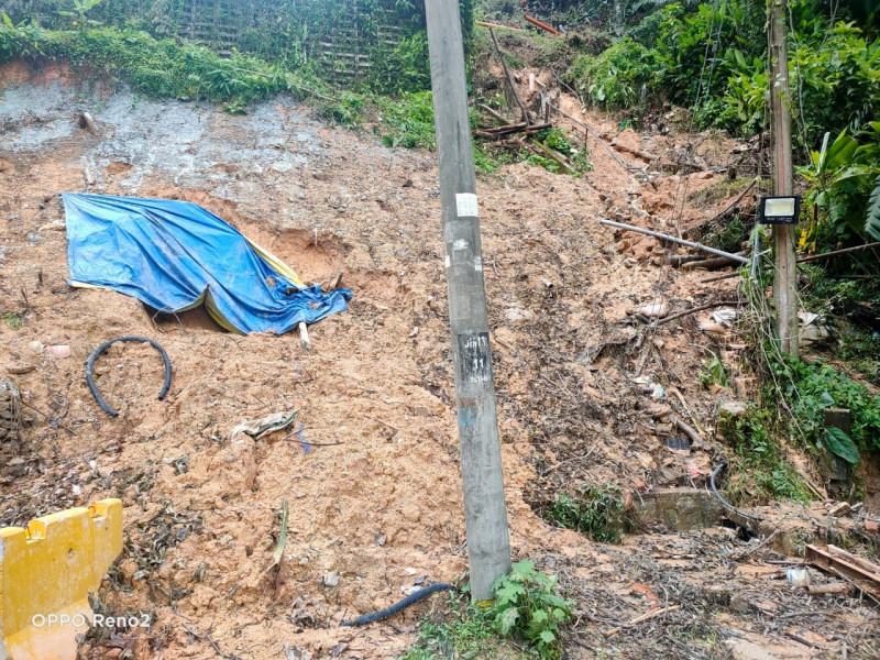 Ampang landslide: broken sewage pipe to be repaired by tomorrow