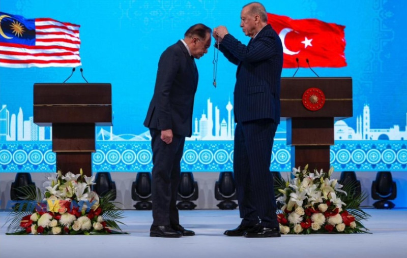 Anwar conferred Turkiye's Order of the Republic