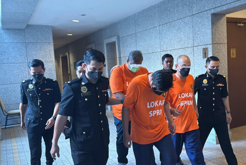 Three bank officers remanded over RM21 million loan fraud 