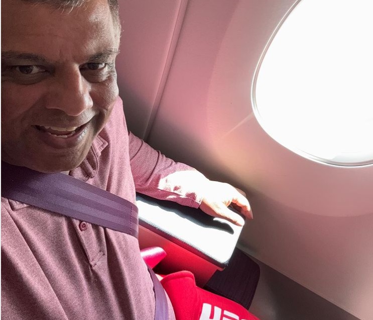 Seats sold out or PR stunt? AirAsia CEO takes Thai Airways to Beijing