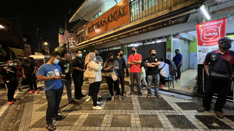 Cops bar anti-Azam event attendees from leaving venue