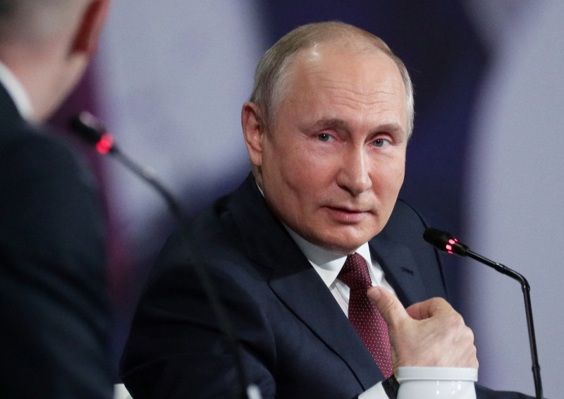 Putin swipes back at Trump: is NATO a 'paper tiger'?