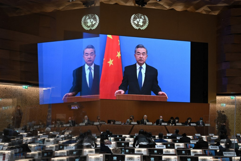 China does not want to be ‘affected’ by Russia sanctions: foreign minister