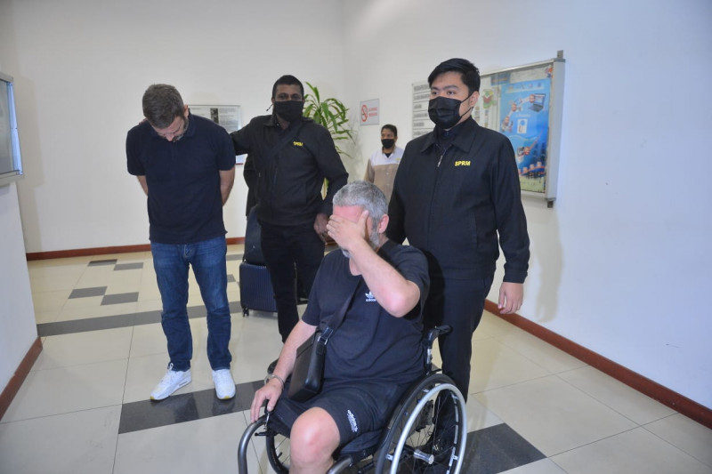 Brit duo get six months’ jail for cheating man out of RM600,000