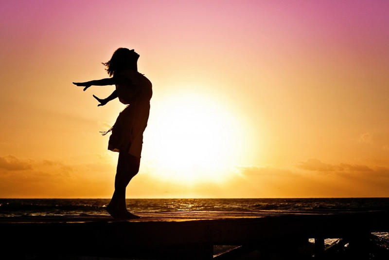 Why do women live longer than men? Healthy habits and biology hold the key