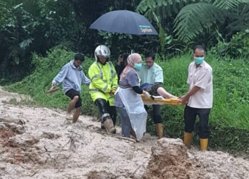 Woman in labour rescued during landslide drama in Tambunan
