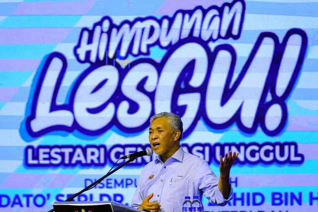T’ganu youth to get extra RM100,000 grant for development: Zahid