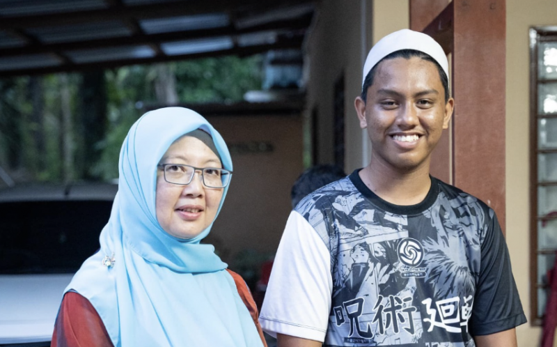 Segamat crash: health minister visits family’s eldest son