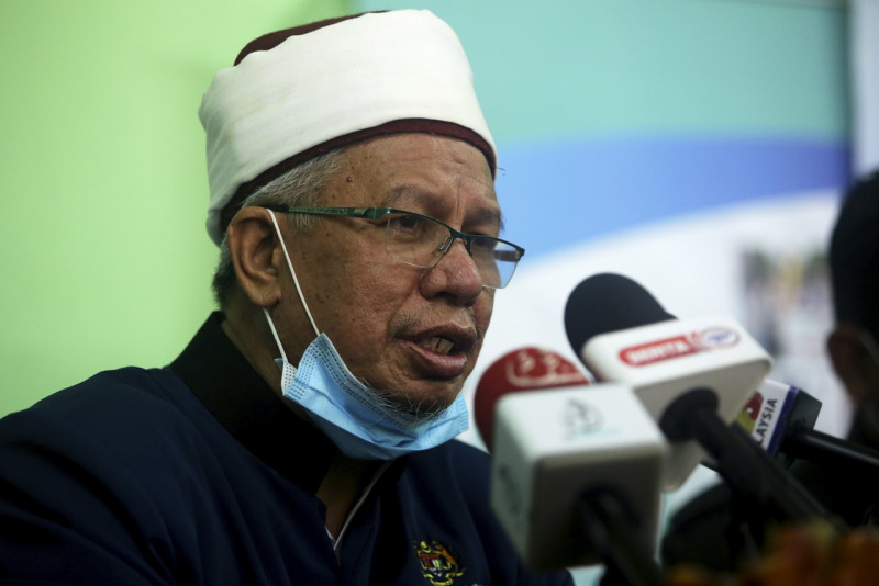 Ex-minister lauds PJ gurdwara for donating vegetarian dishes to flood victims